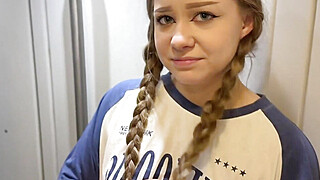 Helped Montanasvibe carry her things on the train, then fucked her in the toilet Big Boobs Porn Video