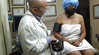 Sexual response comparing 2 vibrators one with more suction Big Boobs Porn Video