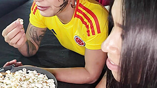 Voy a ver el partido y Encuentro a mi novia follando con otra chica y termino... Big Boobs Porn Video