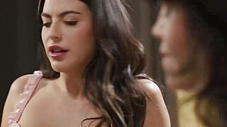Sexy Yhivi Gets Massage By Gal Ritchie Big Boobs Porn Video